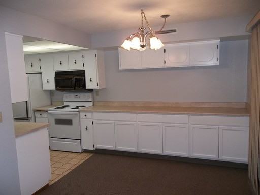 307 NE 85th St - Photo 3 of 6