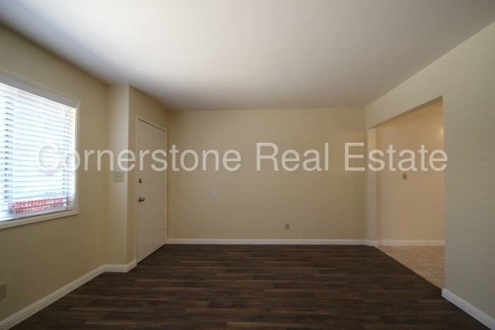 209 N Oberlin Ave #209 - Photo 3 of 12