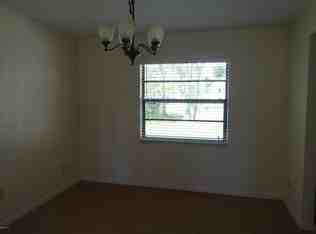 116 Harpers Ferry Dr B - Photo 2 of 12