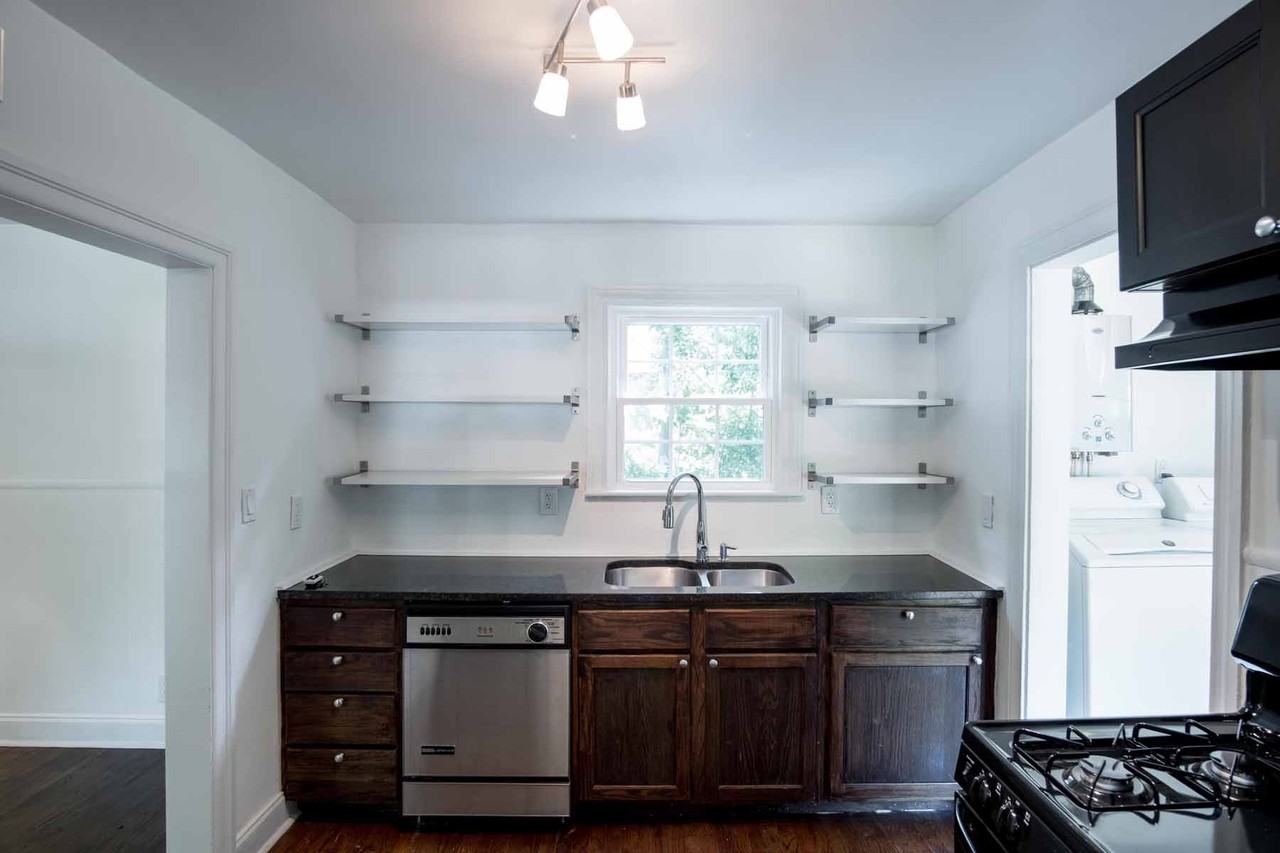 1872 Thompson Ave - Photo 2 of 29