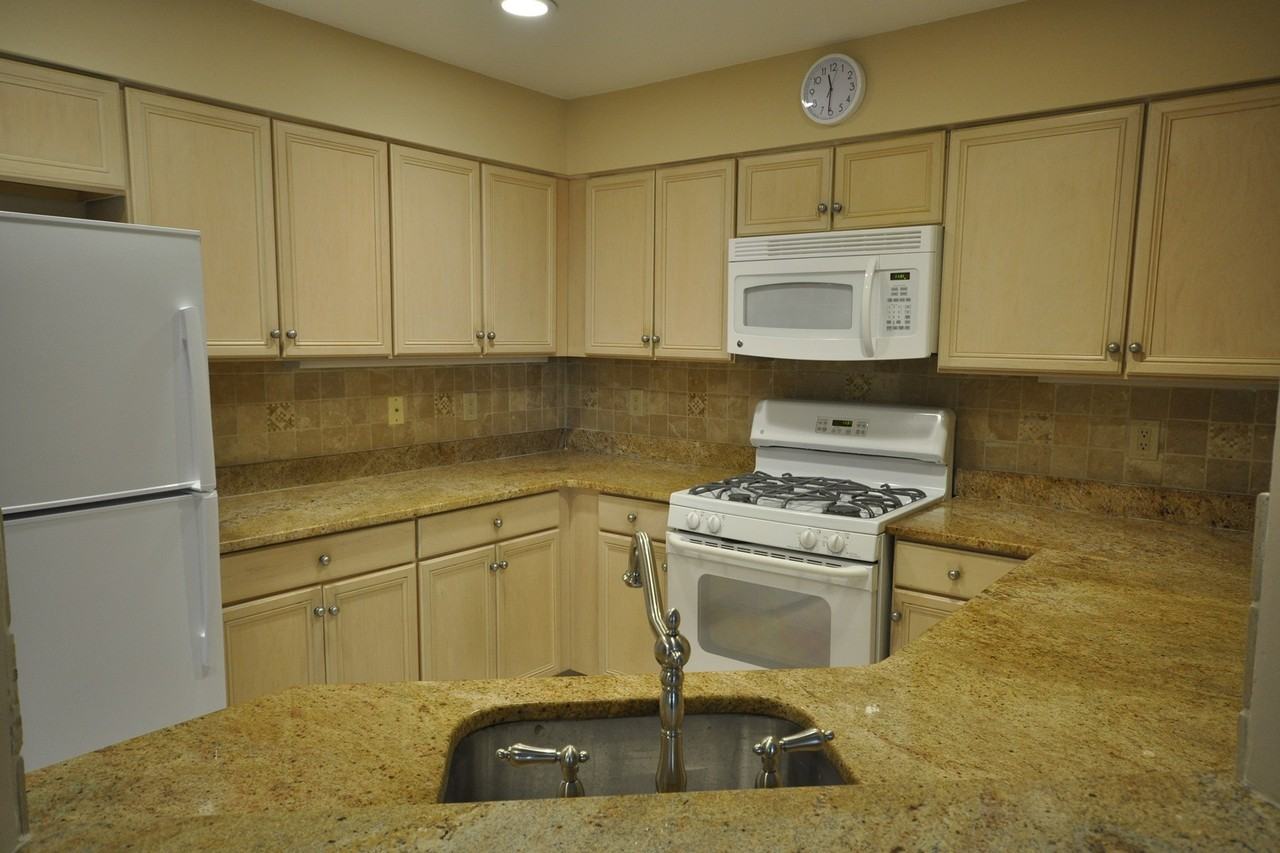 501 Half Moon Bay Dr - Photo 3 of 10