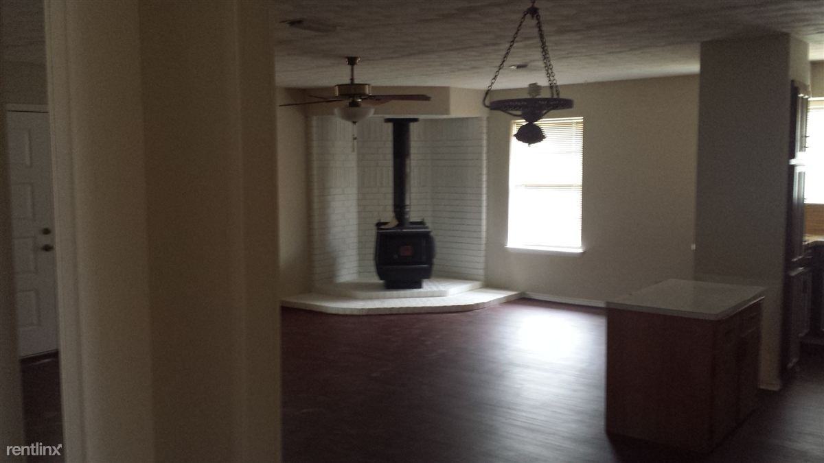 2516 Chaparral Ct - Photo 2 of 7