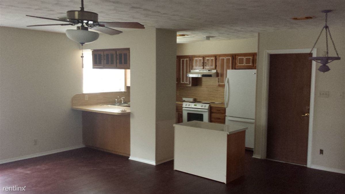 2516 Chaparral Ct - Photo 3 of 7