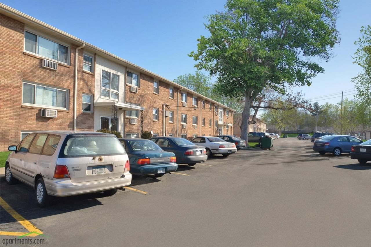 Cambridge Apartments - Photo 3 of 5