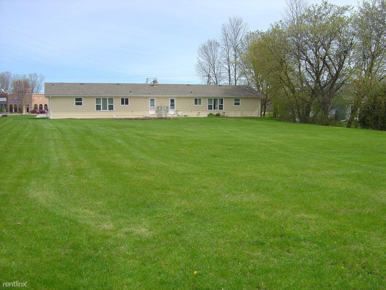 902 Hoffman Rd - Photo 2 of 11