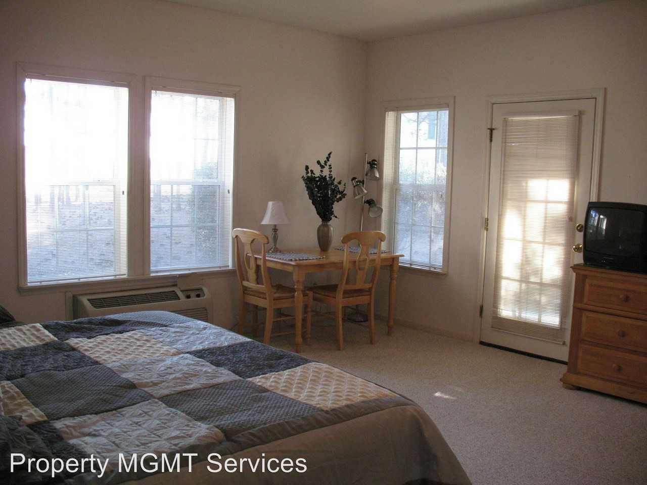 3201 St James Dr SE - Photo 2 of 5