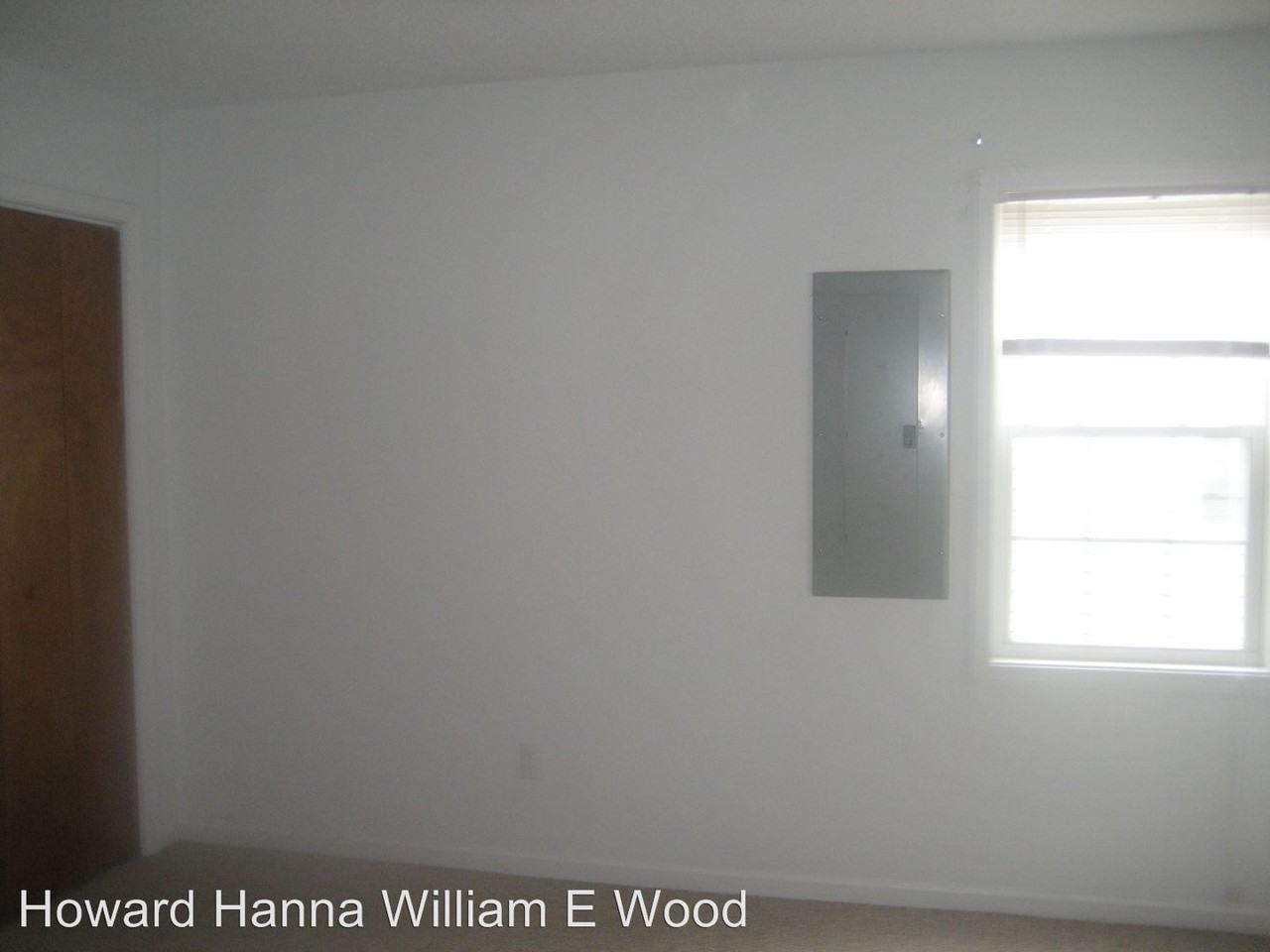 208 Old Oak Rd - Photo 2 of 6