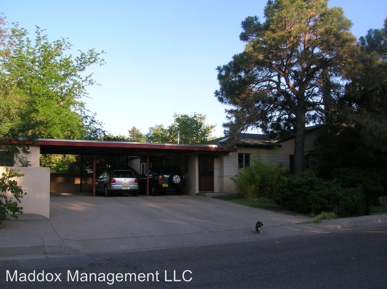 900 Grandview Dr SE - Photo 2 of 8