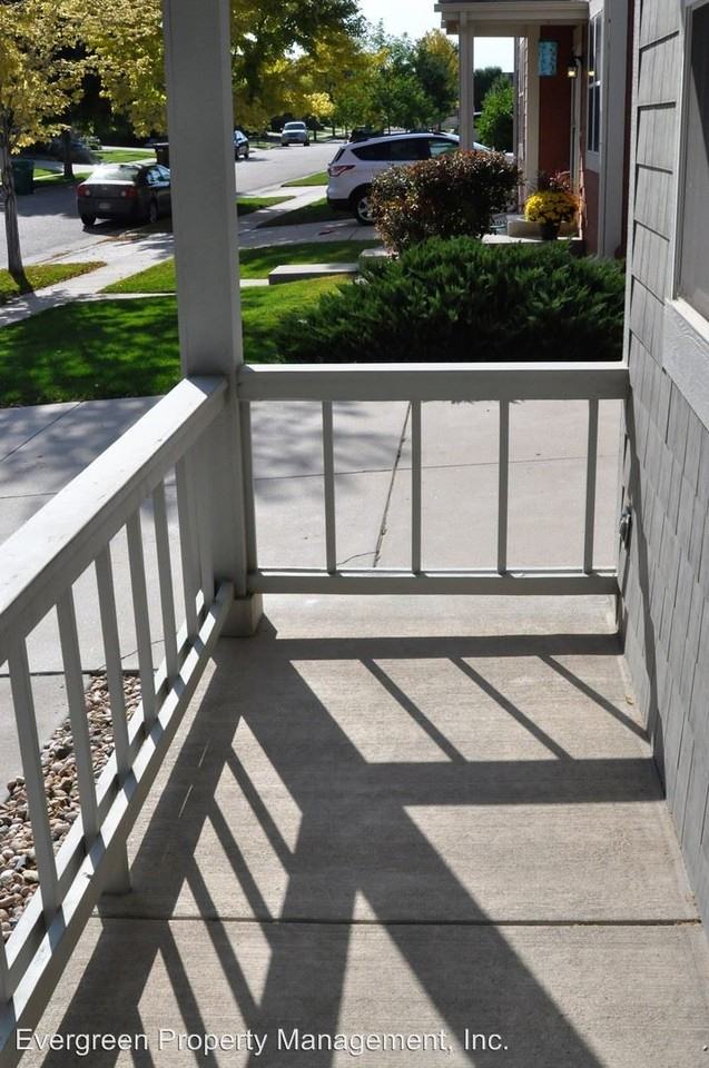 2814 Sage Creek Rd - Photo 3 of 40