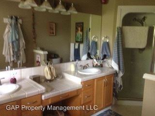 345 NE Roth St - Photo 3 of 5