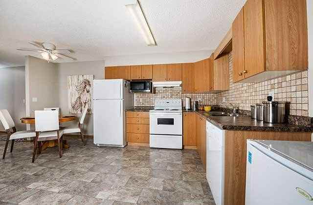 Emerald Manor Apartments - 10501 111th Street, Grande Prairie, AB T8V