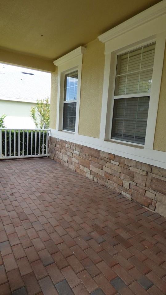 372 Silver Maple Rd - Photo 2 of 31