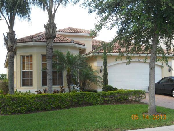 8571 Woodgrove Harbor - Photo 3 of 6