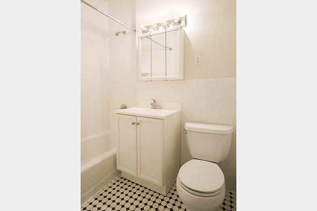 236 Green Acres Road South - Photo 3 of 4