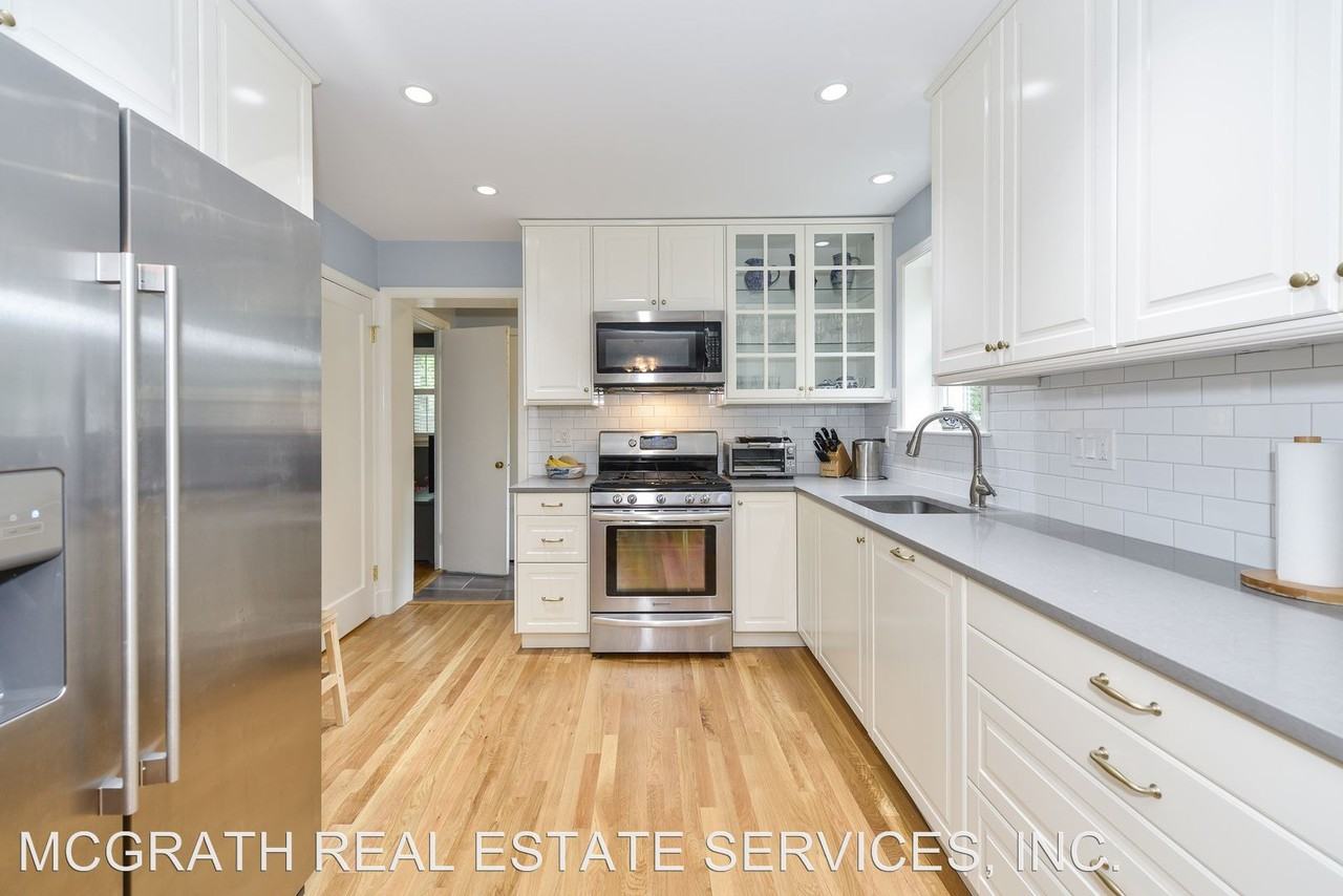 1617 Crestwood Dr - Photo 2 of 33