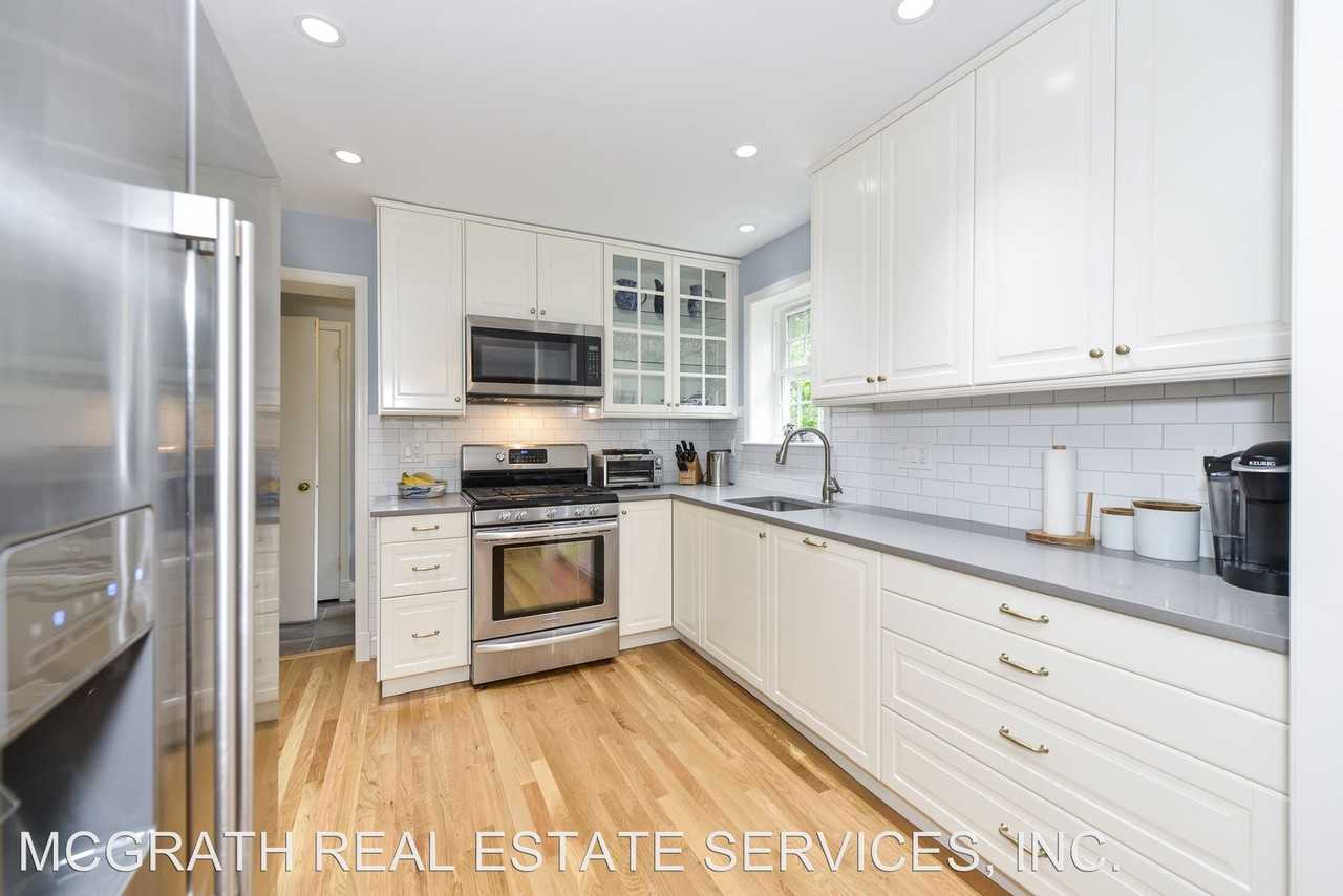 1617 Crestwood Dr - Photo 3 of 33