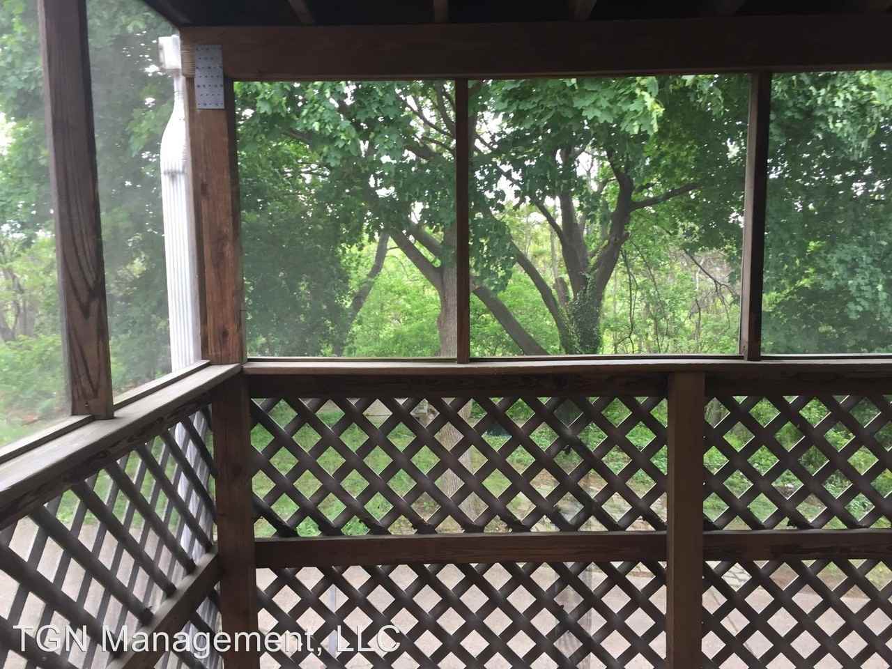 505 S 2nd St - Photo 2 of 4