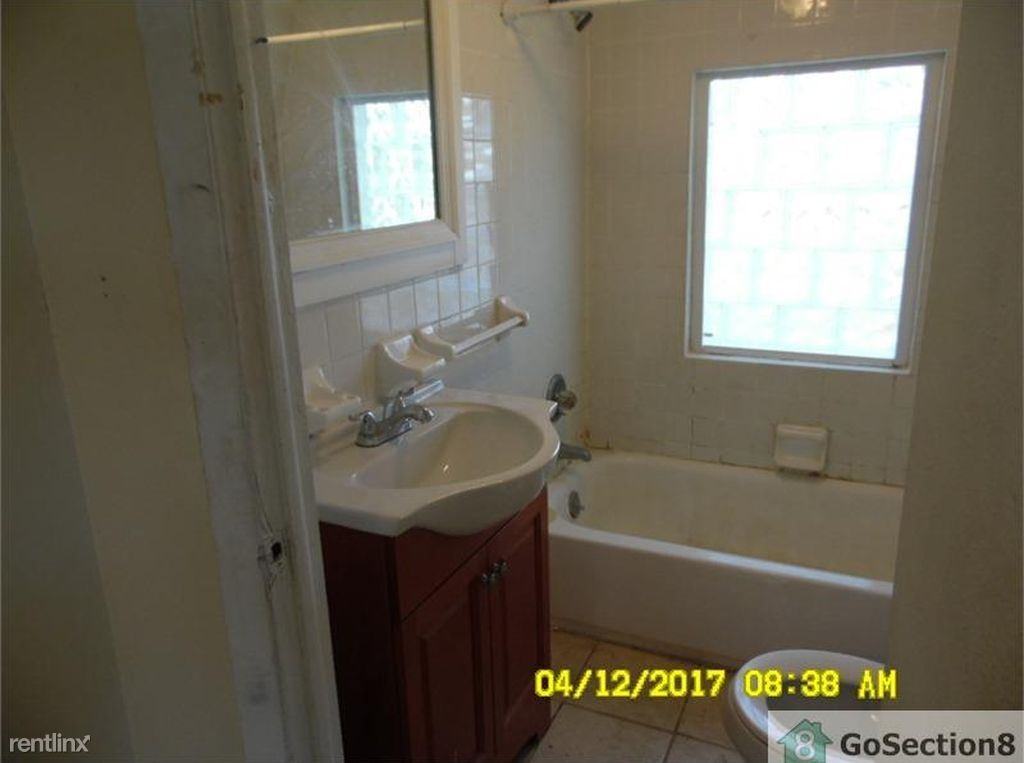 1720 Forrest Ave - Photo 3 of 19
