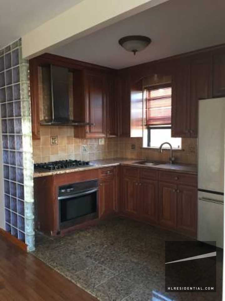 39-49 48th Ave 3 - Photo 3 of 4