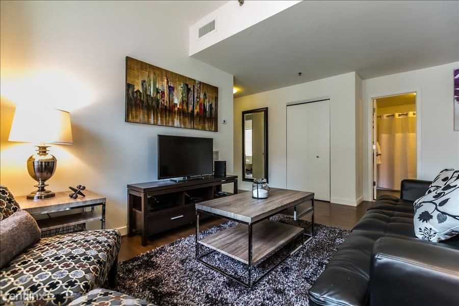 2306 Spruce St - Photo 3 of 5
