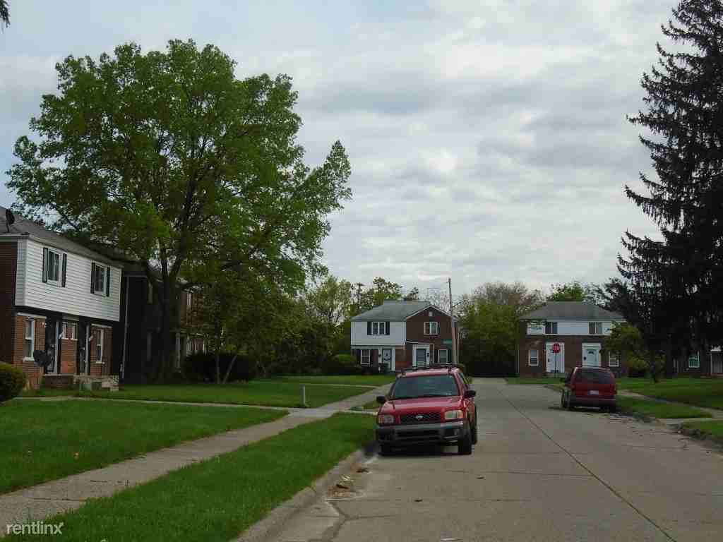 8918 Prevost St - Photo 2 of 9