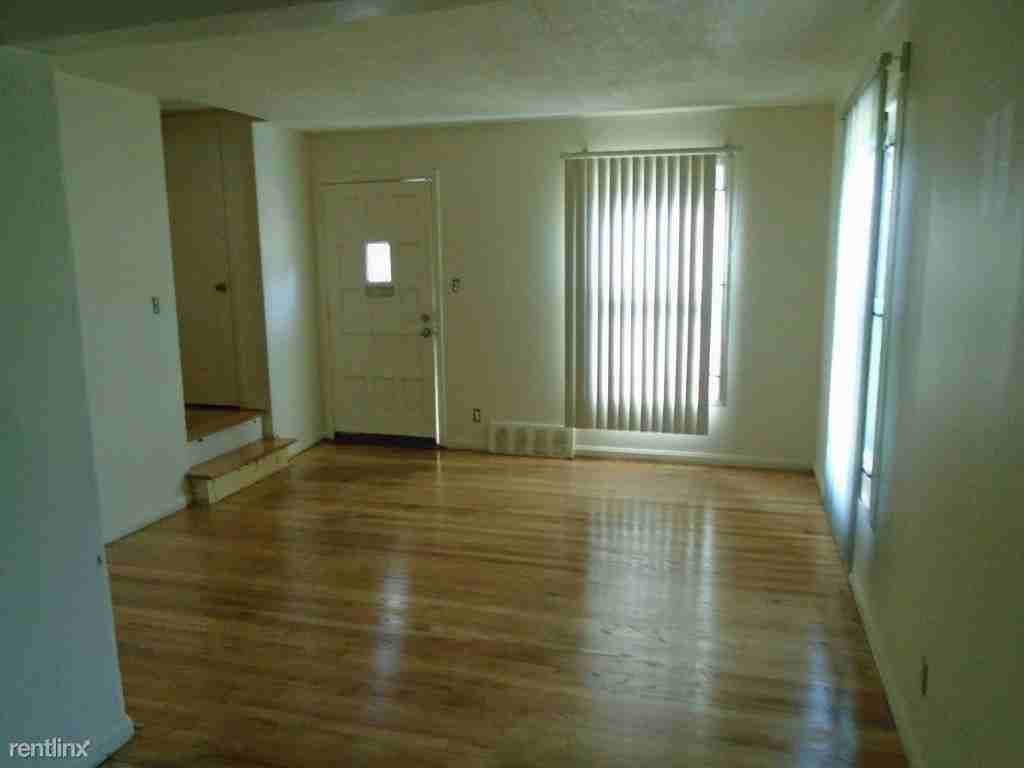 8918 Prevost St - Photo 3 of 9