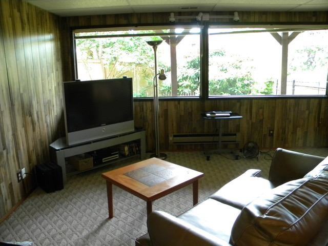 701 Daley St - Photo 3 of 7