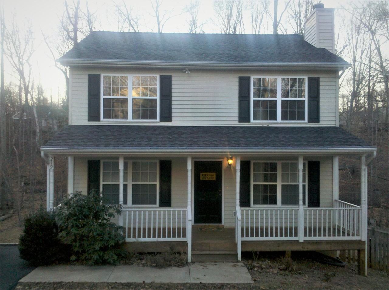 219 Jefferson Dr - Photo 2 of 17