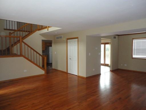 2615 Heritage Lake Dr - Photo 3 of 17