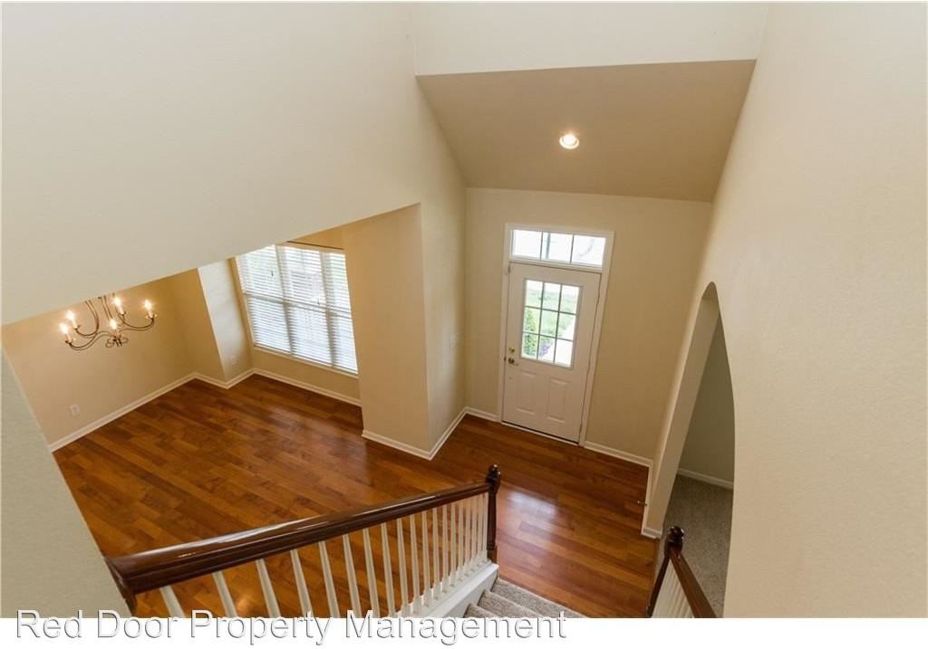 1226 Pawtucket Dr - Photo 3 of 9