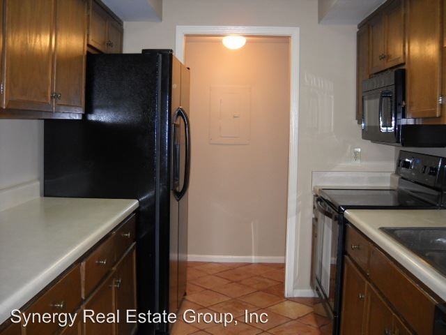 237 Westfield Dr - Photo 2 of 11