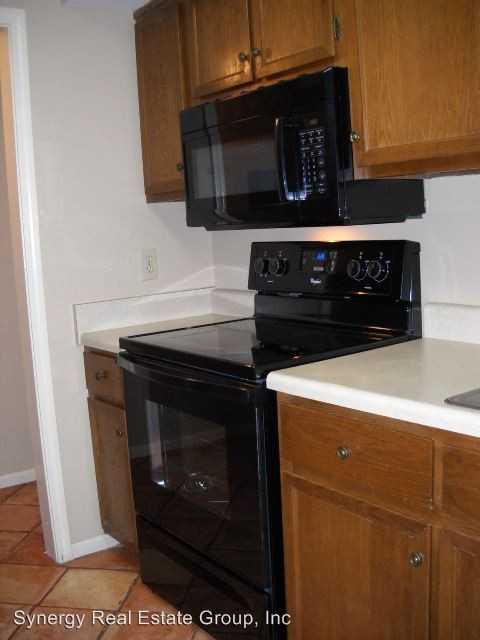 237 Westfield Dr - Photo 3 of 11