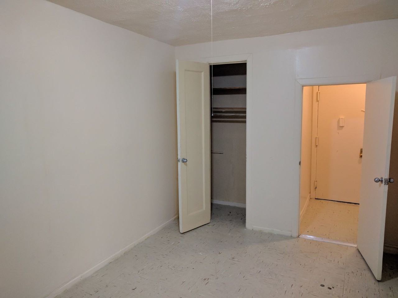 1064 Cauldwell Ave #3C - Photo 3 of 7