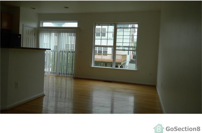 540 Legrace Terrace NE - Photo 3 of 8