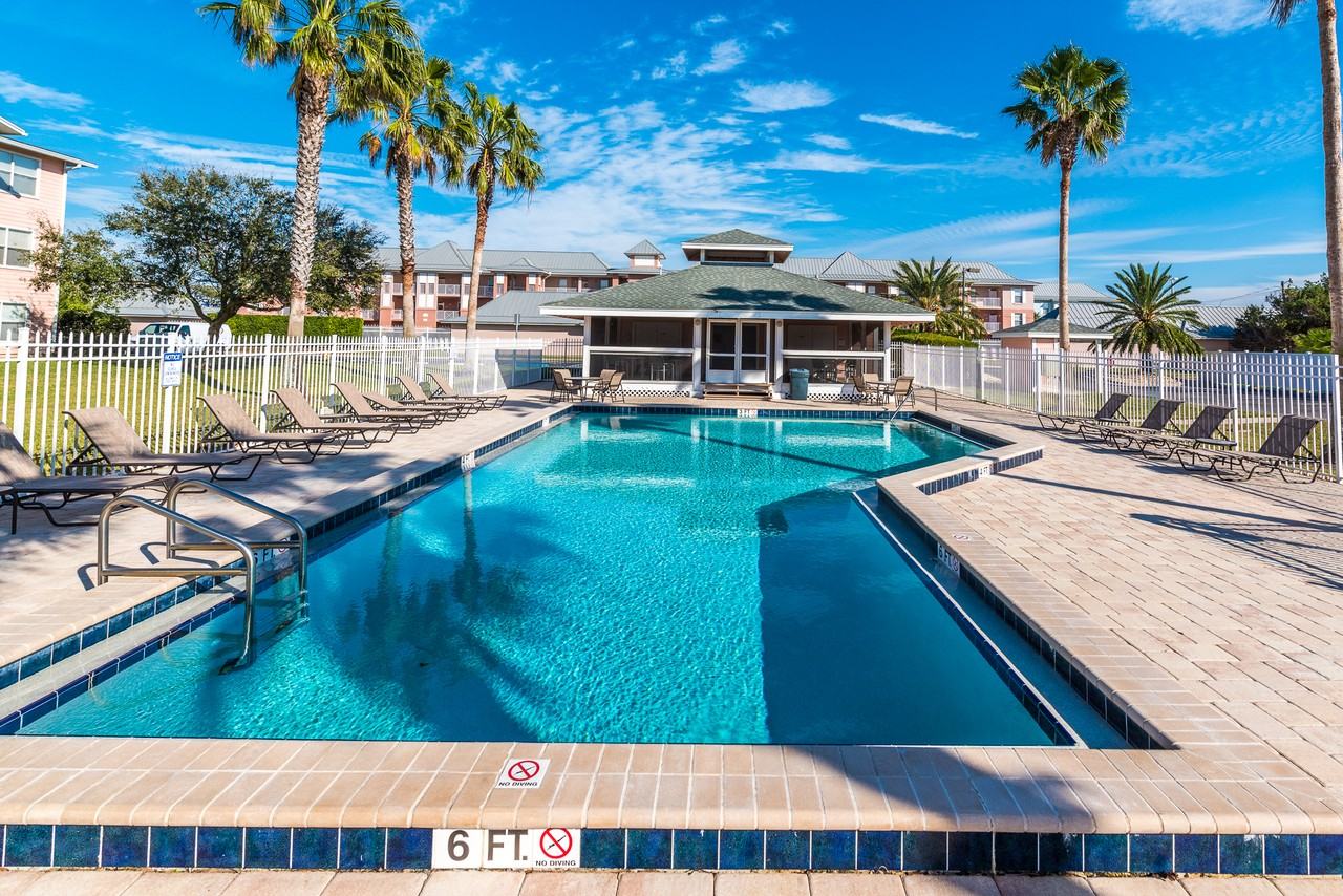 208 16th St - Photo 3 of 19