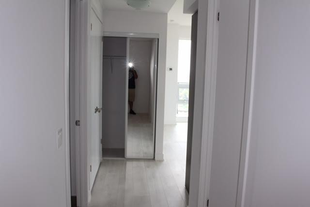 2212 Lake Shore Blvd W - Photo 2 of 5