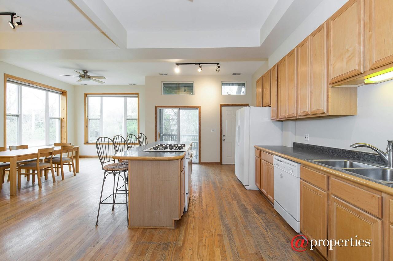 6128 S University Ave #2 - Photo 3 of 6