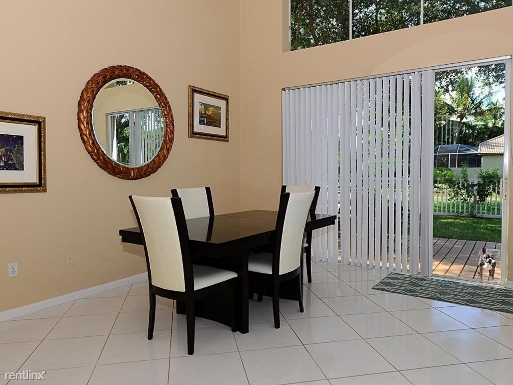 16728 Valencia Ct - Photo 3 of 14