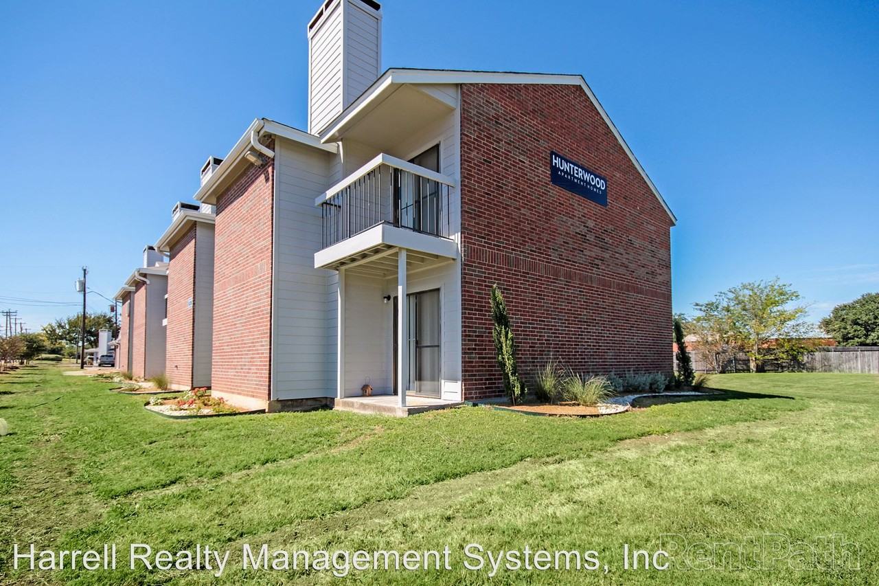 225 Londonderry Dr