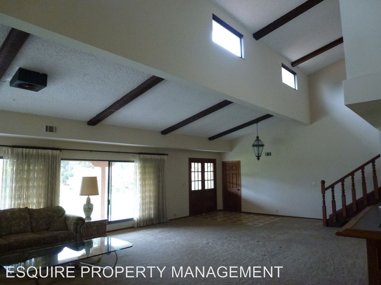 285 Crestview Ave - Photo 2 of 11