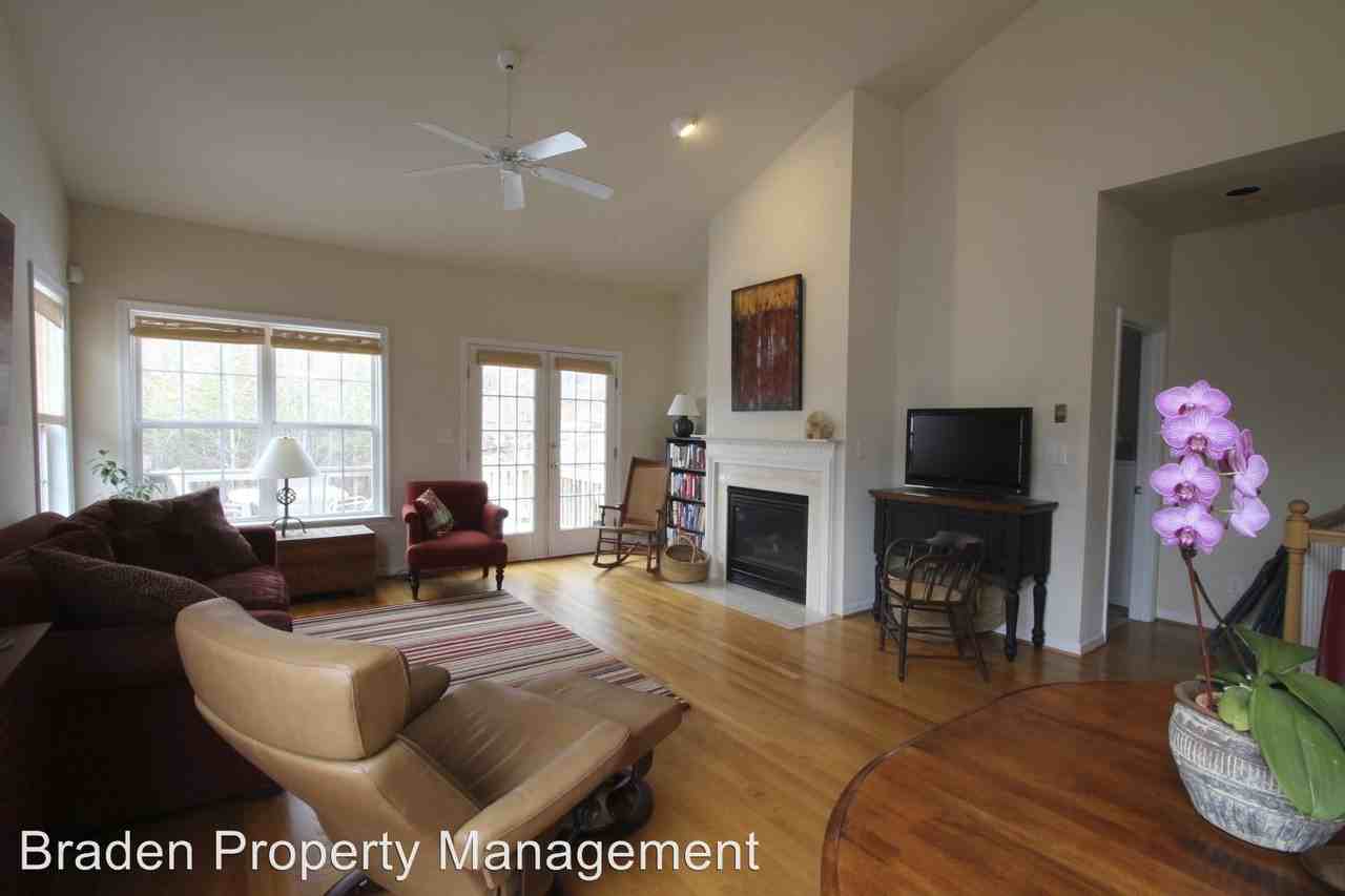 2588 Ravenscroft Way - Photo 2 of 17