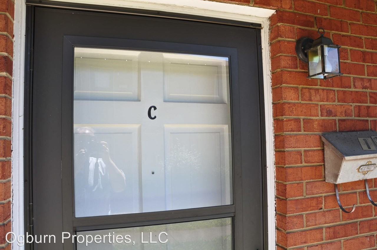 525 S Green St - Photo 2 of 7