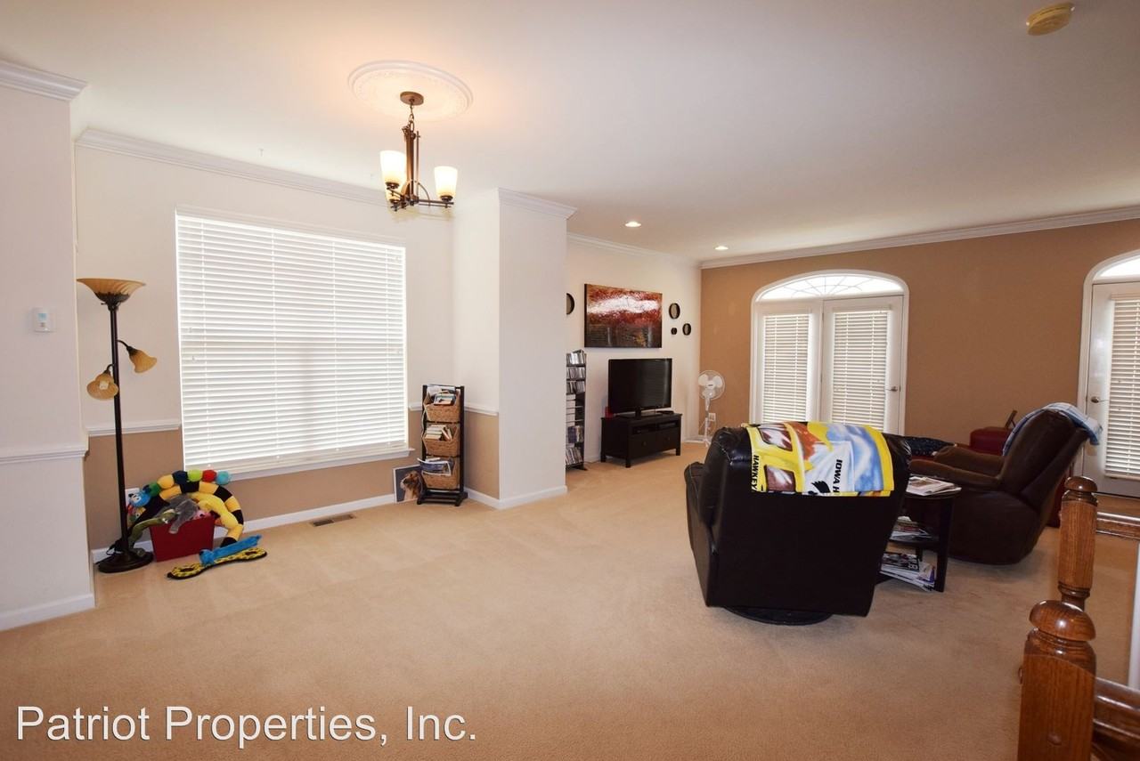 43547 Popes Creek Square - Photo 3 of 11