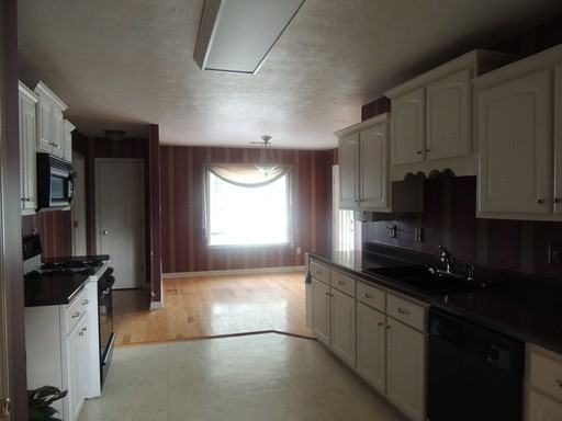 55 Stroud Cir - Photo 2 of 14