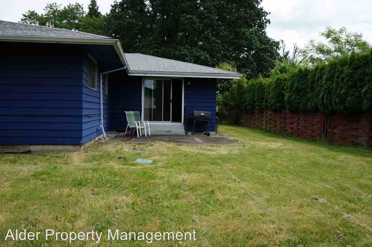 3326 SE Harney Ct - Photo 2 of 21