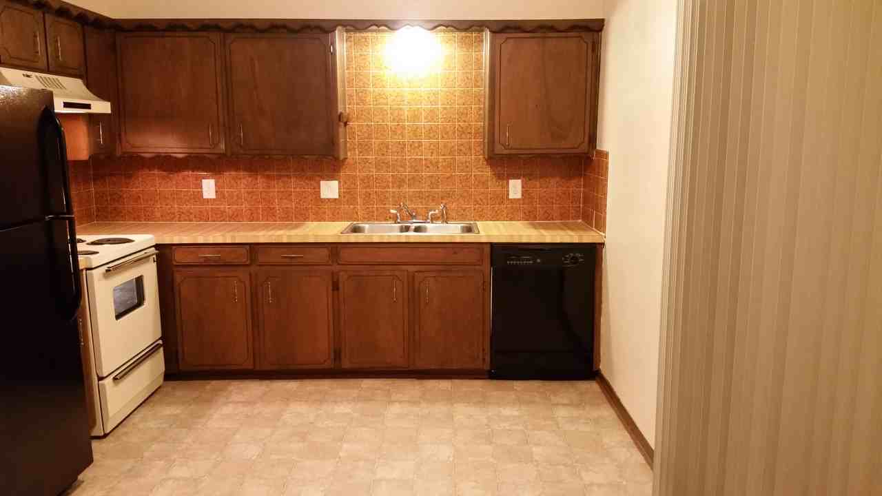 1724 Tanglewood Rd - Photo 2 of 2