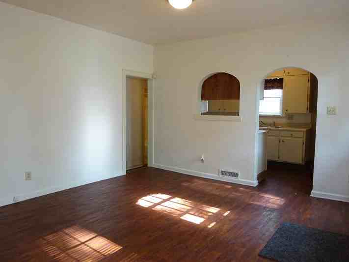 9910 E 38 Terrace - Photo 3 of 26