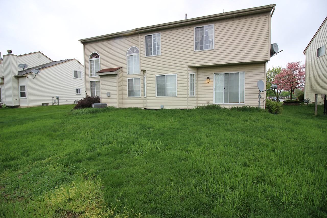 9888 Lancaster Dr - Photo 3 of 24