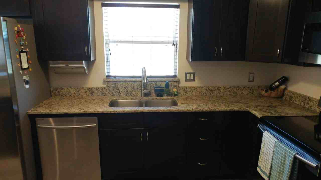 10189 Bahama Ct - Photo 2 of 12