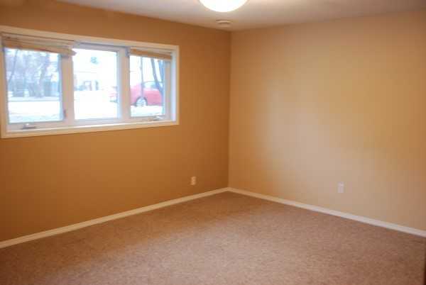 4411 52a Ave - Photo 2 of 6